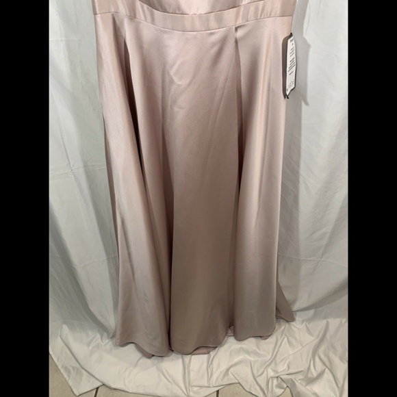 NWT $259 Xscape Off the Shoulder Satin Gown in Beige Pink [SZ‎ 14 ] - Picture 6 of 12